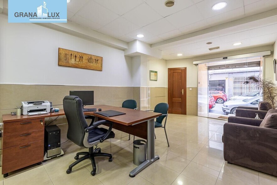 Office in Granada, Granada for sale - Interior Photo - Image 2 of 20