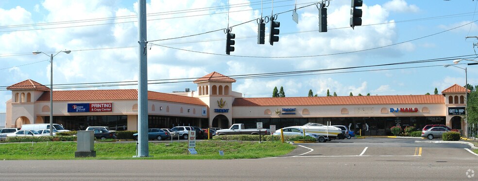 4410 W Hillsborough Ave, Tampa, FL à louer - Photo du bâtiment - Image 2 de 9