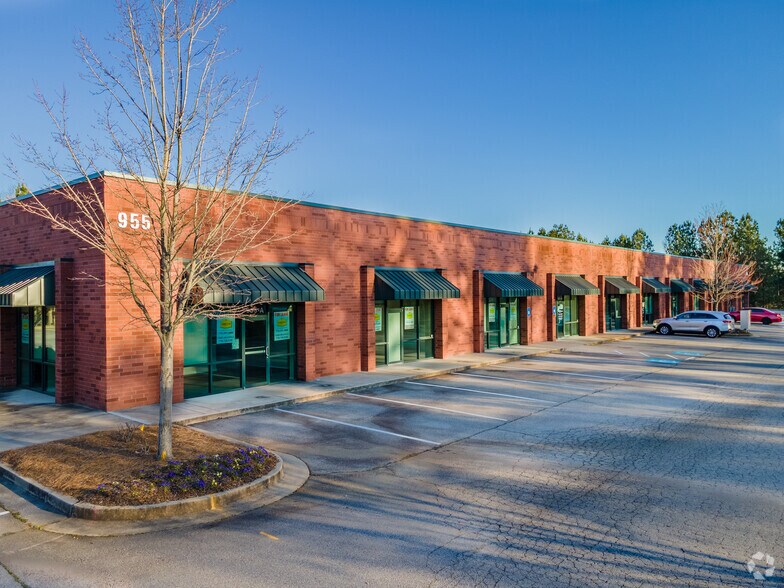 915 Interstate Ridge Dr, Gainesville, GA à louer - Photo principale - Image 2 de 16