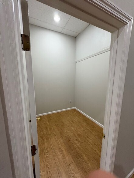 1211-1247 Kingsway Rd, Brandon, FL à louer - Photo du bâtiment - Image 3 de 9