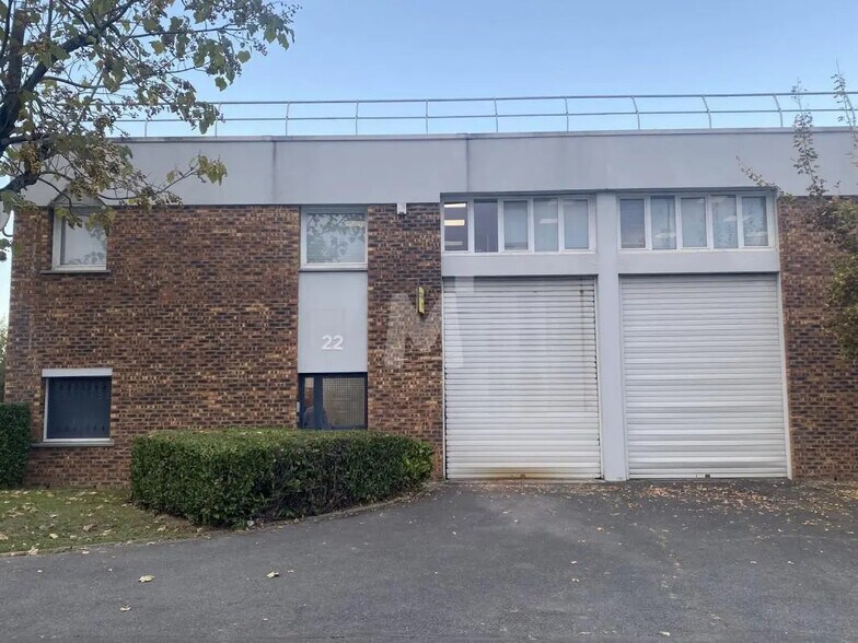 Local d'activités dans Lisses à vendre - Photo du bâtiment - Image 2 de 11