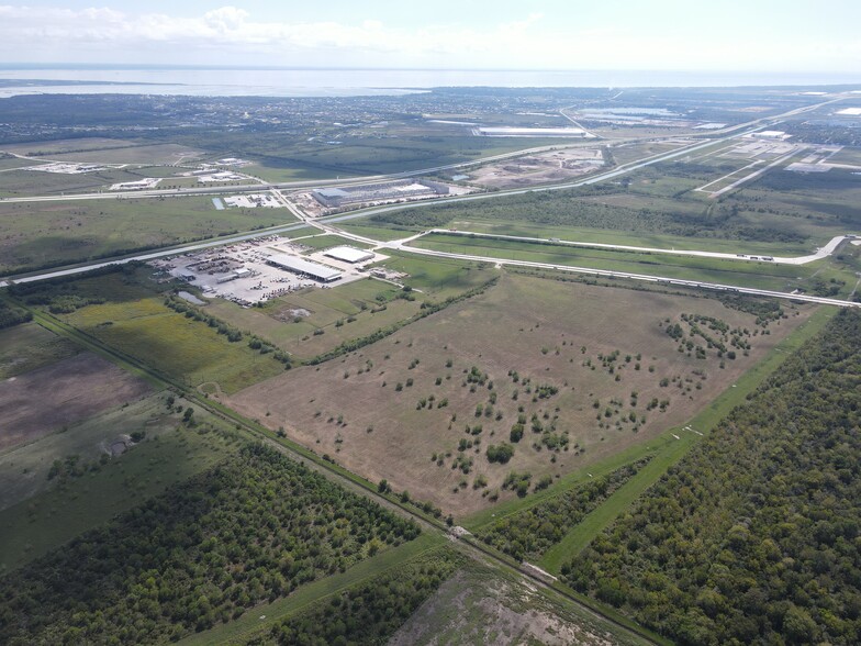 Kilgore Parkway, Baytown, TX à louer - Photo du b timent - Image 2 de 6