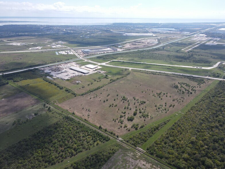 Kilgore Parkway, Baytown, TX à louer - Photo du bâtiment - Image 2 de 6