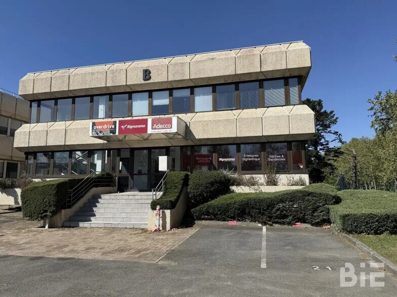 Bureau dans Bruges à louer - Photo du bâtiment - Image 2 de 3