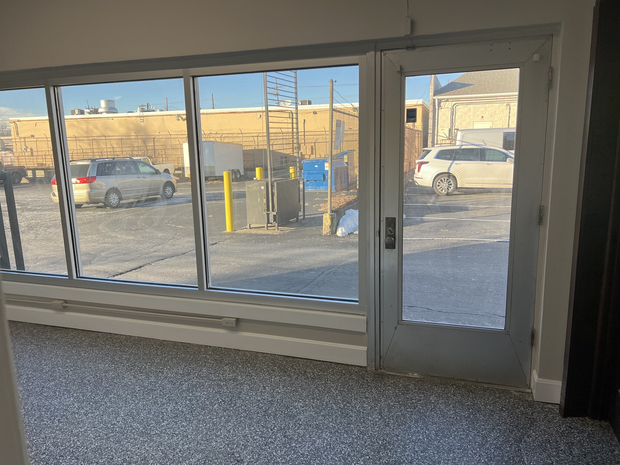 8005 Plainfield Rd, Cincinnati, OH à louer Photo intérieure- Image 1 de 9