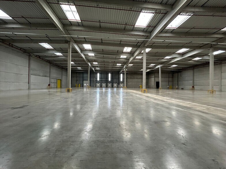 3 Rue De L Europe, 54840 Fontenoy-Sur-Moselle, Fontenoy-sur-Moselle for lease - Interior Photo - Image 2 of 2
