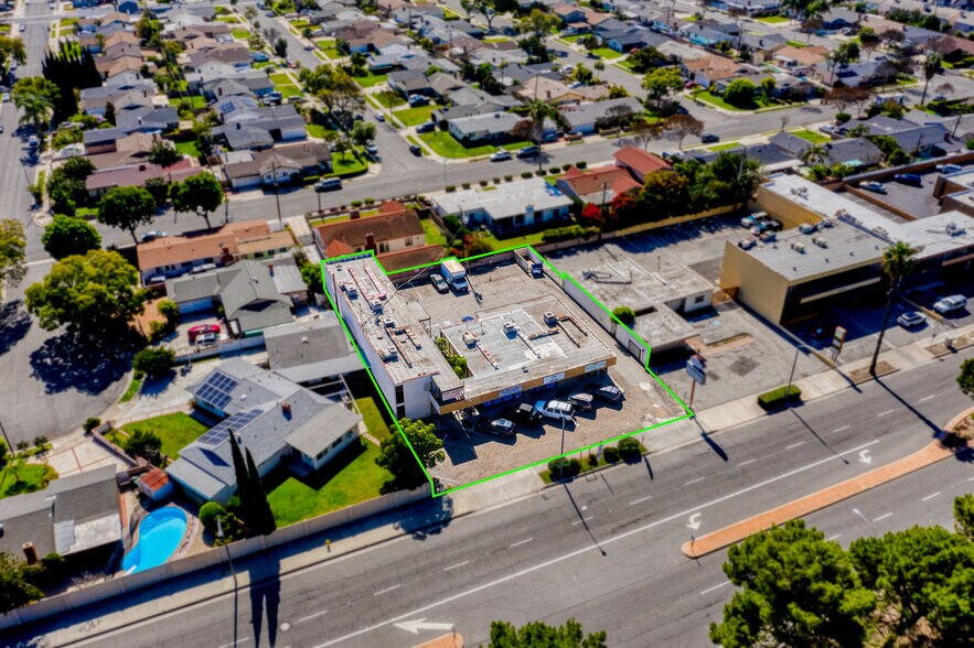 2000-2010 W Lincoln Ave, Anaheim, CA à vendre - Photo du bâtiment - Image 3 de 43