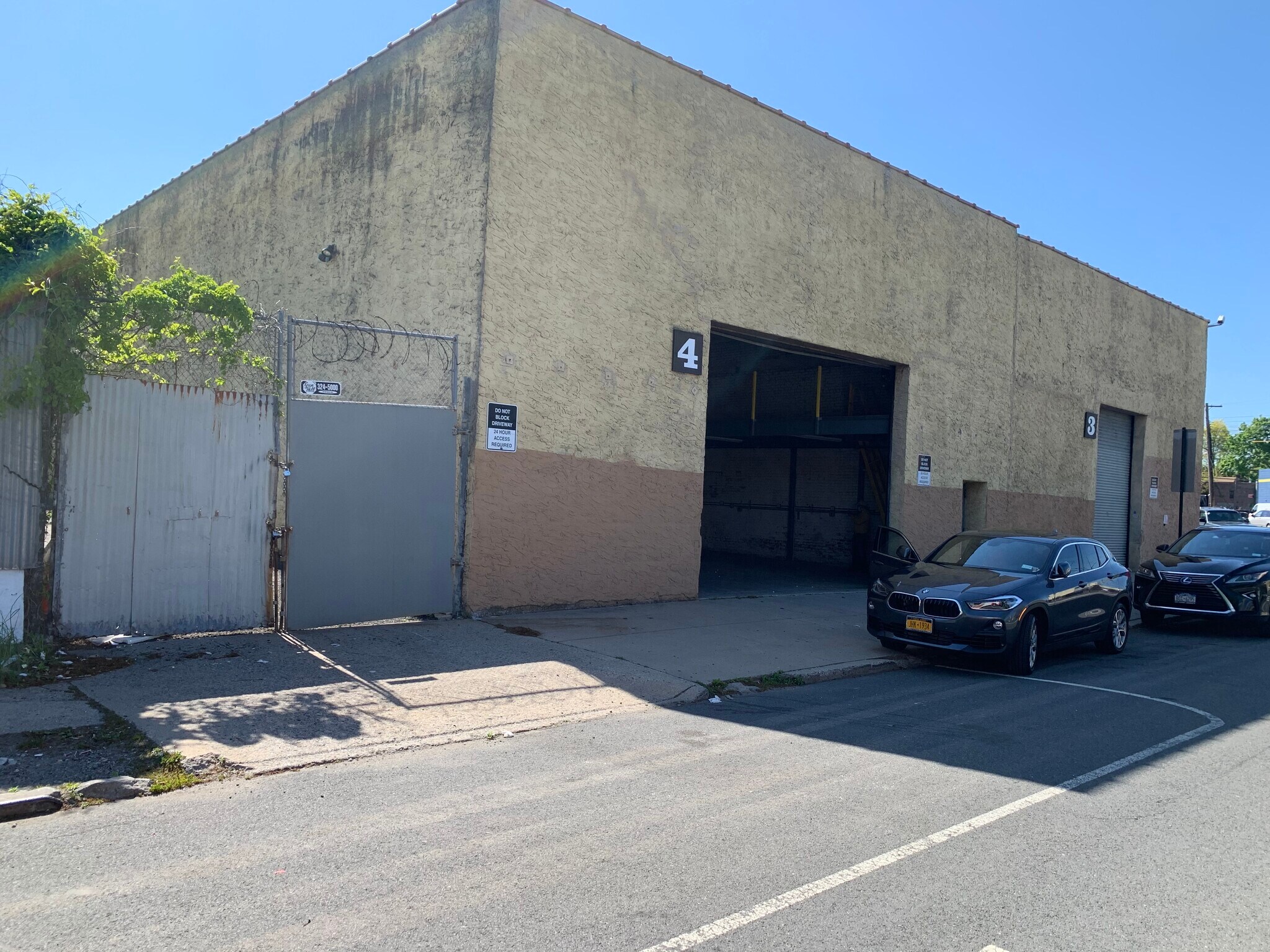 1476 E 222nd St, Bronx, NY à vendre Photo du bâtiment- Image 1 de 1