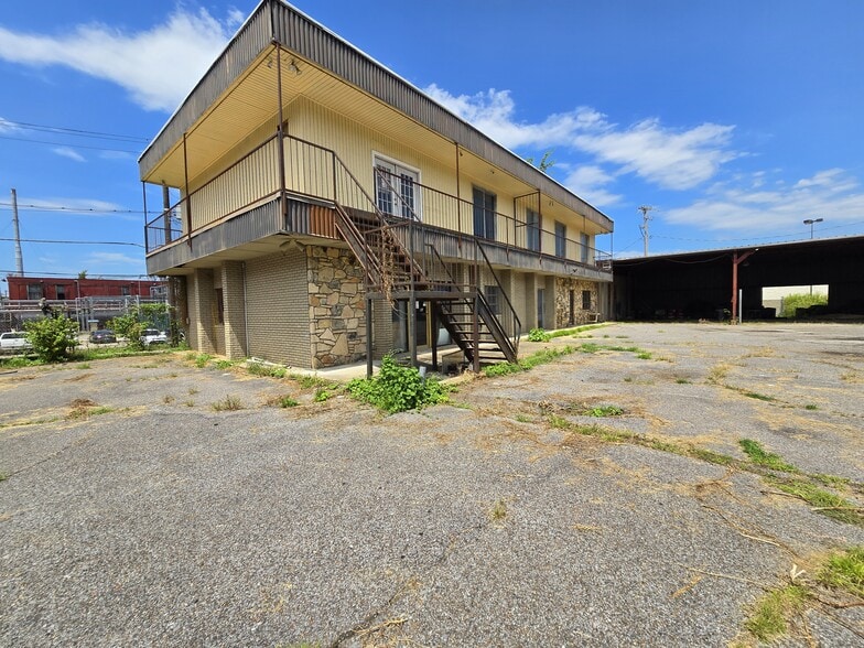 2240 Deadrick Ave, Memphis, TN à vendre - Photo du bâtiment - Image 2 de 12