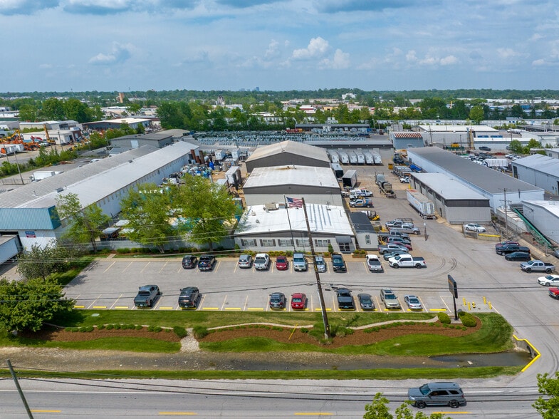 4005 Produce Rd, Louisville, KY for lease - Building Photo - Image 2 of 5