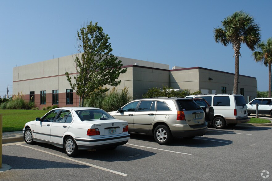 8888 Navarre Pky, Navarre, FL à louer - Photo du bâtiment - Image 2 de 5