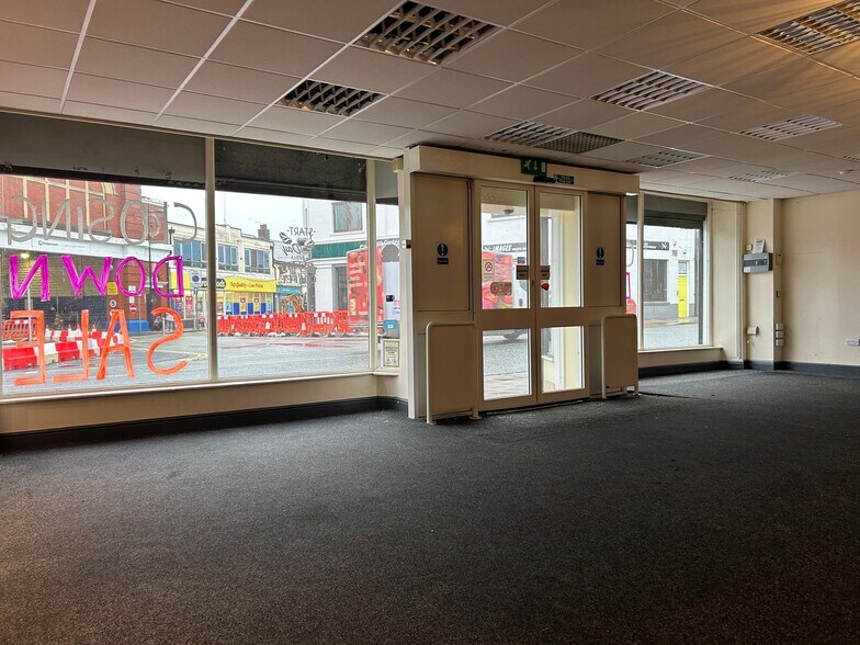 5 New Oxford St, Workington à louer - Photo du bâtiment - Image 2 de 6