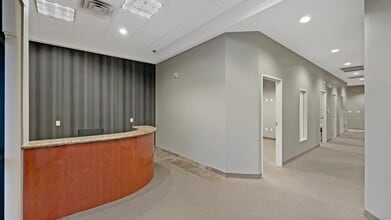 7265 Dean Martin Dr, Las Vegas, NV for lease Interior Photo- Image 2 of 13