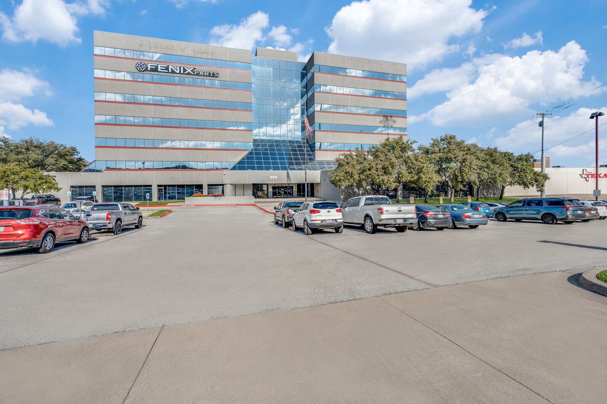 860 W Airport Fwy, Hurst, TX for lease Building Photo- Image 1 of 8