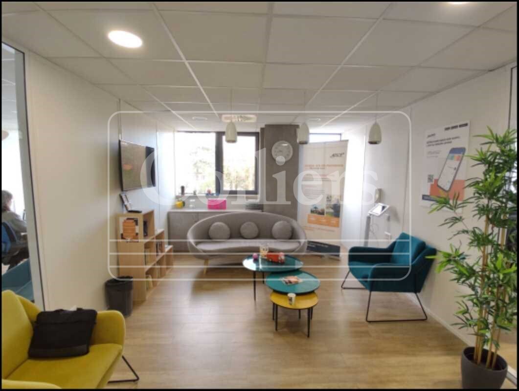 7 Route De Galice, Aix-en-Provence for lease Interior Photo- Image 1 of 12
