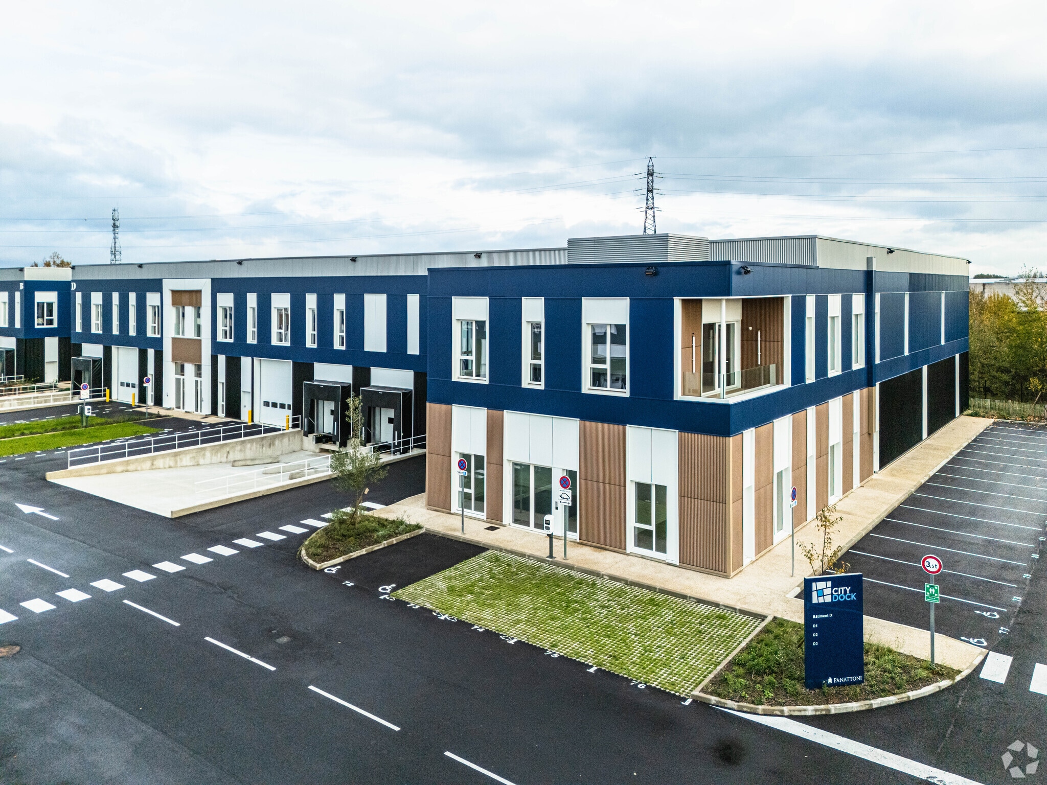 Flex in Moissy-Cramayel for lease Primary Photo- Image 1 of 3