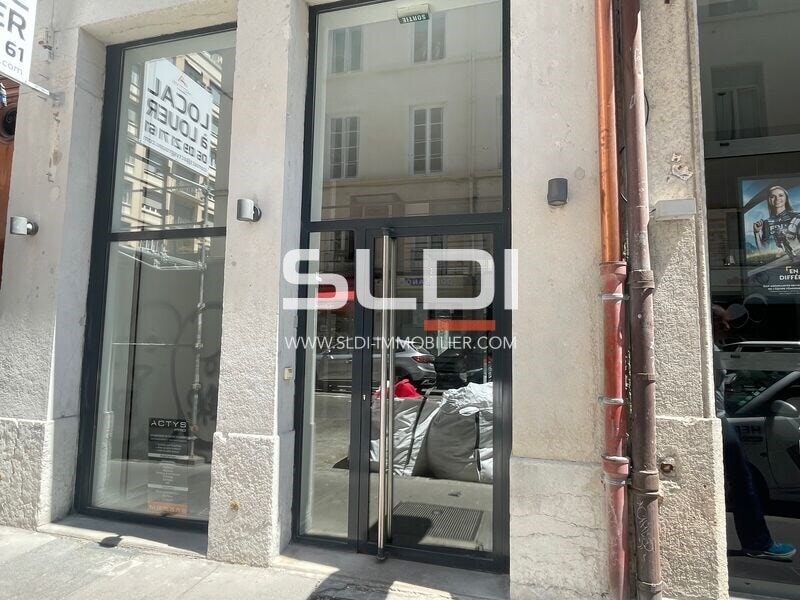 Retail in Lyon for lease Building Photo- Image 1 of 7