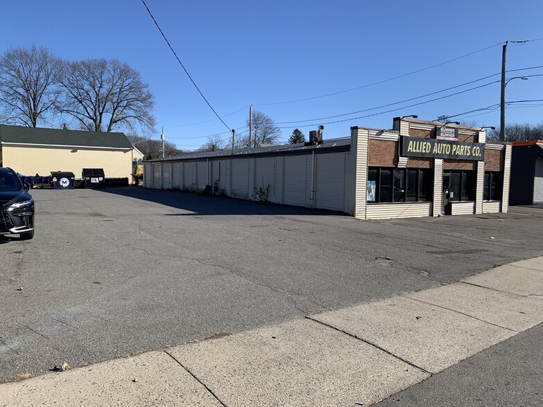 409 N Main St, Randolph, MA à louer - Photo du bâtiment - Image 1 de 1