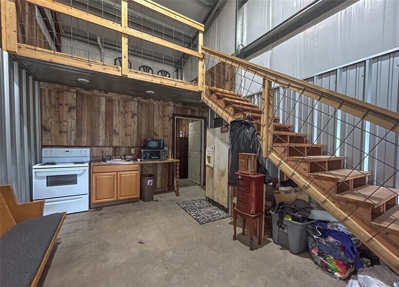 300 N 14th St, Clinton, OK à vendre - Photo du bâtiment - Image 3 de 13