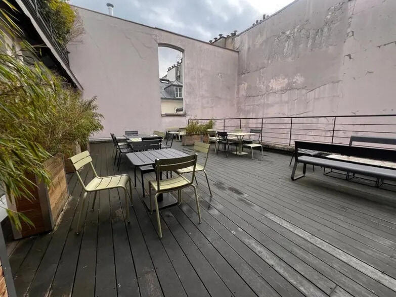 7 Rue Des Petites Ecuries, Paris for sale - Building Photo - Image 3 of 18