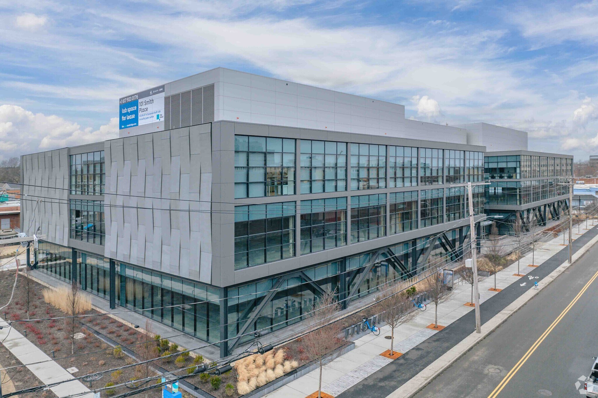 101 Smith Pl, Cambridge, MA à louer Photo principale- Image 1 de 7