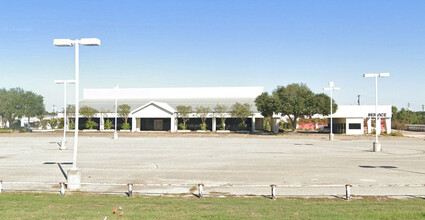 1100 Business Highway 290 N, Hempstead, TX for lease Building Photo- Image 1 of 2