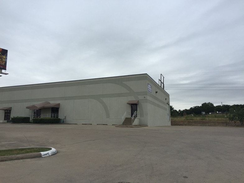 7301 W Pioneer Pky, Arlington, TX for lease - Building Photo - Image 3 of 7