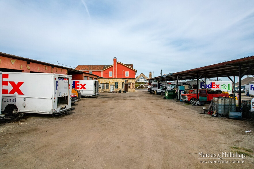 8514 Brucks Dr, Converse, TX for sale - Building Photo - Image 3 of 6