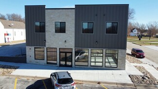 Plus de détails pour 102 Locust St, Hickman, NE - Multi-résidentiel à vendre