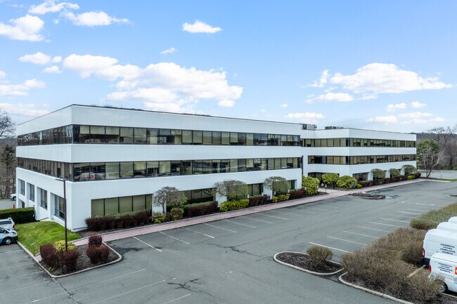 Plus de détails pour 80 Grasslands Rd, Elmsford, NY - Bureau à louer