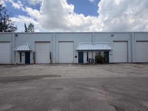2696 NW 31st Ave, Lauderdale Lakes, FL for lease Building Photo- Image 1 of 4