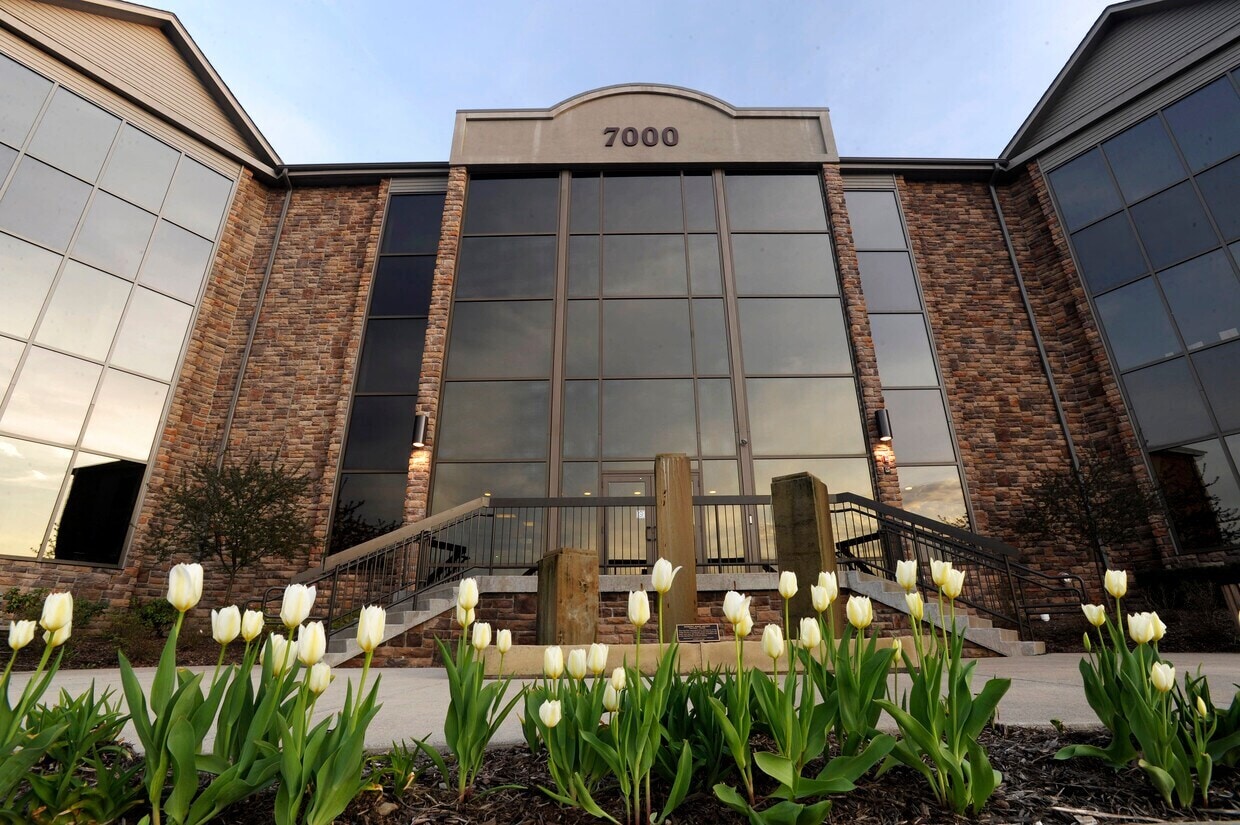 7000 Stonewood Dr, Wexford, PA for lease Primary Photo- Image 1 of 8