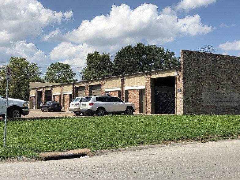 7000 Baneway Dr, Houston, TX à louer - Photo principale - Image 3 de 5