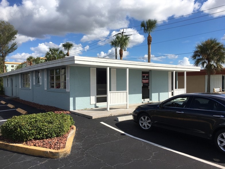 9290 College Pky, Fort Myers, FL for sale - Building Photo - Image 2 of 9