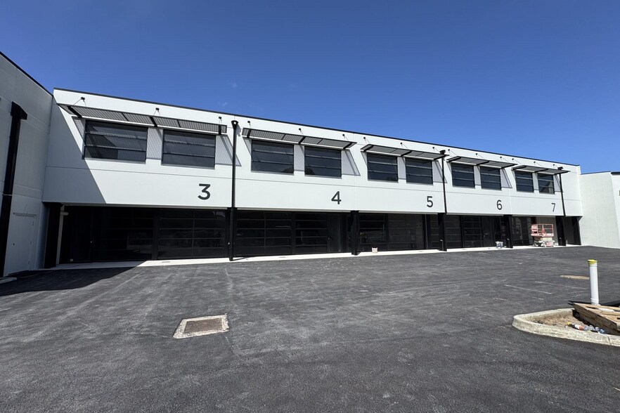 1-2 Wandarri Ct, CHELTENHAM for sale - Building Photo - Image 3 of 8