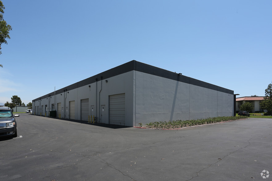 17831 Sky Park Cir, Irvine, CA for lease - Building Photo - Image 2 of 5