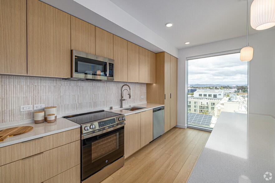 222 N City Dr, San Marcos, CA à louer - Photo intérieure - Image 3 de 30