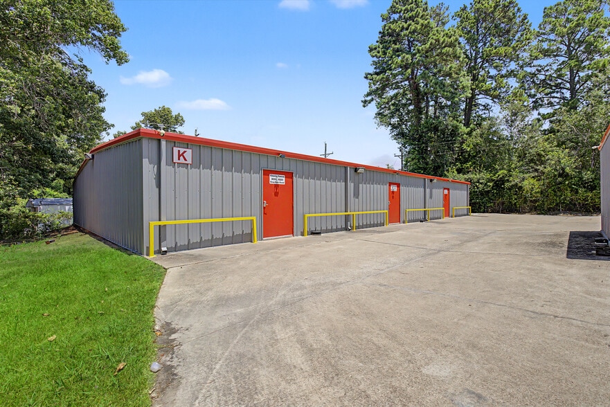 Income Producing Investment Opportunity! portefeuille de 2 propriétés à vendre sur LoopNet.ca - Photo du bâtiment - Image 2 de 25