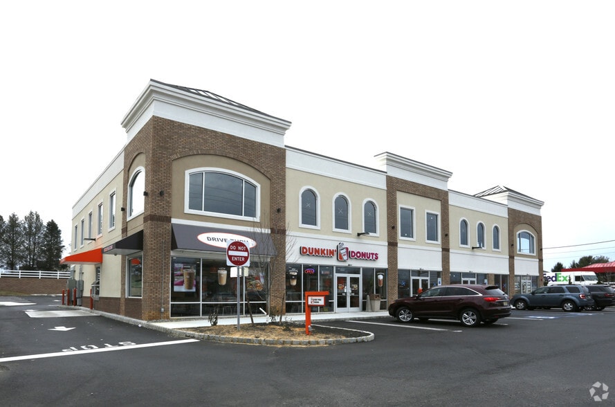 123 State Route 33, Manalapan Township, NJ for lease - Primary Photo - Image 1 of 7