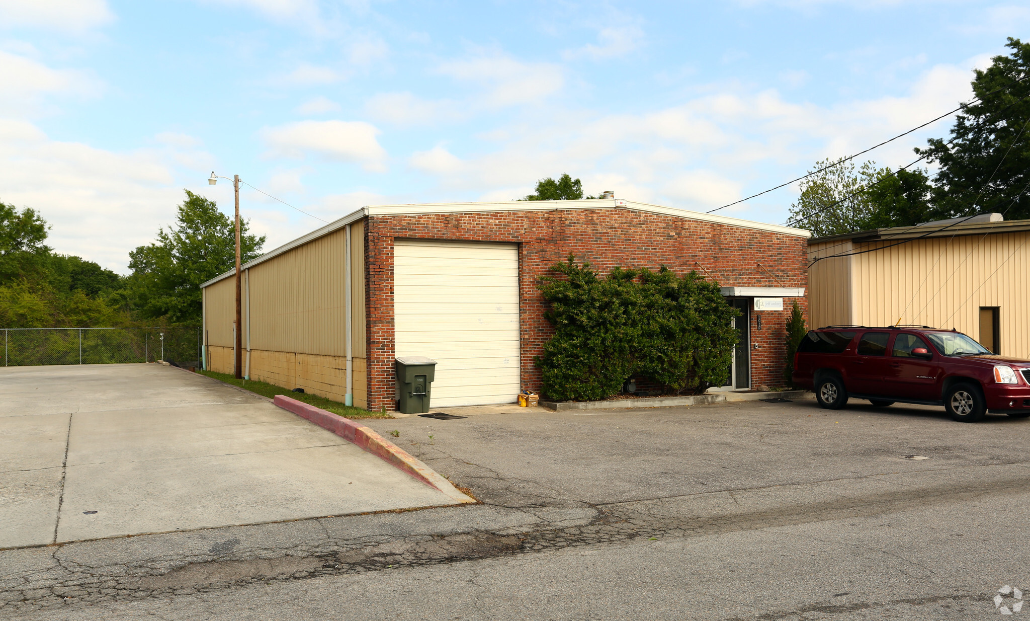 1017 Ferguson St, Columbia, SC for lease Building Photo- Image 1 of 2