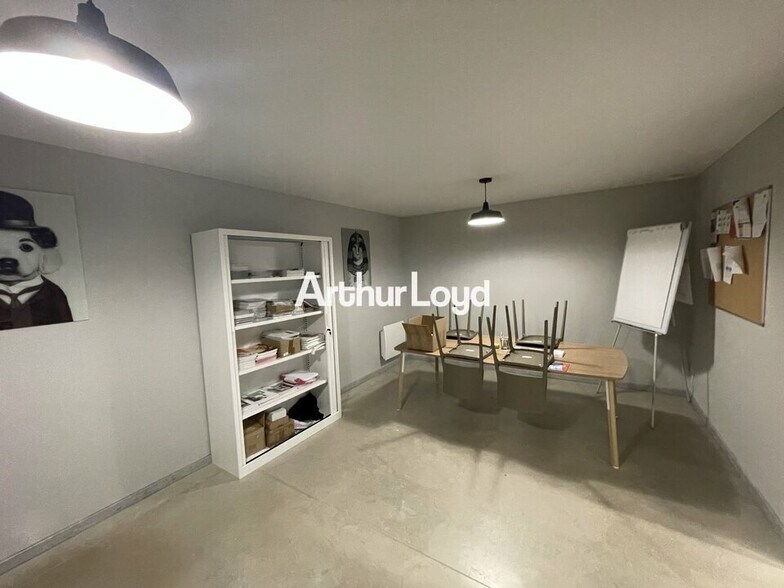 Office in Cormontreuil for lease - Interior Photo - Image 3 of 7