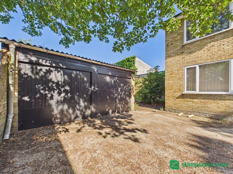 39 Hockliffe St, Leighton Buzzard à vendre - Photo du bâtiment - Image 2 de 16