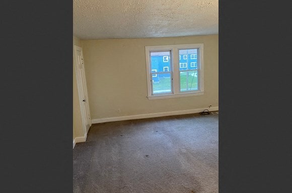 633 Englewood Ave, Buffalo, NY à vendre - Photo du bâtiment - Image 2 de 9