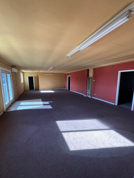 3000 N State St, Ukiah, CA à louer - Photo intérieure - Image 3 de 7