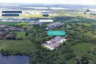 Saxon Way, West Drayton à louer Aérien- Image 1 de 8