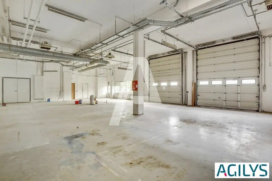 Flex dans Antony à louer - Photo du bâtiment - Image 2 de 8