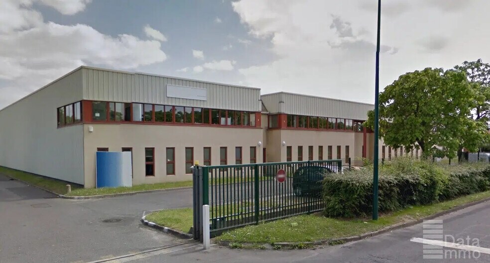 Industriel dans SAINT-OUEN-L'AUMONE à louer - Photo du bâtiment - Image 2 de 17