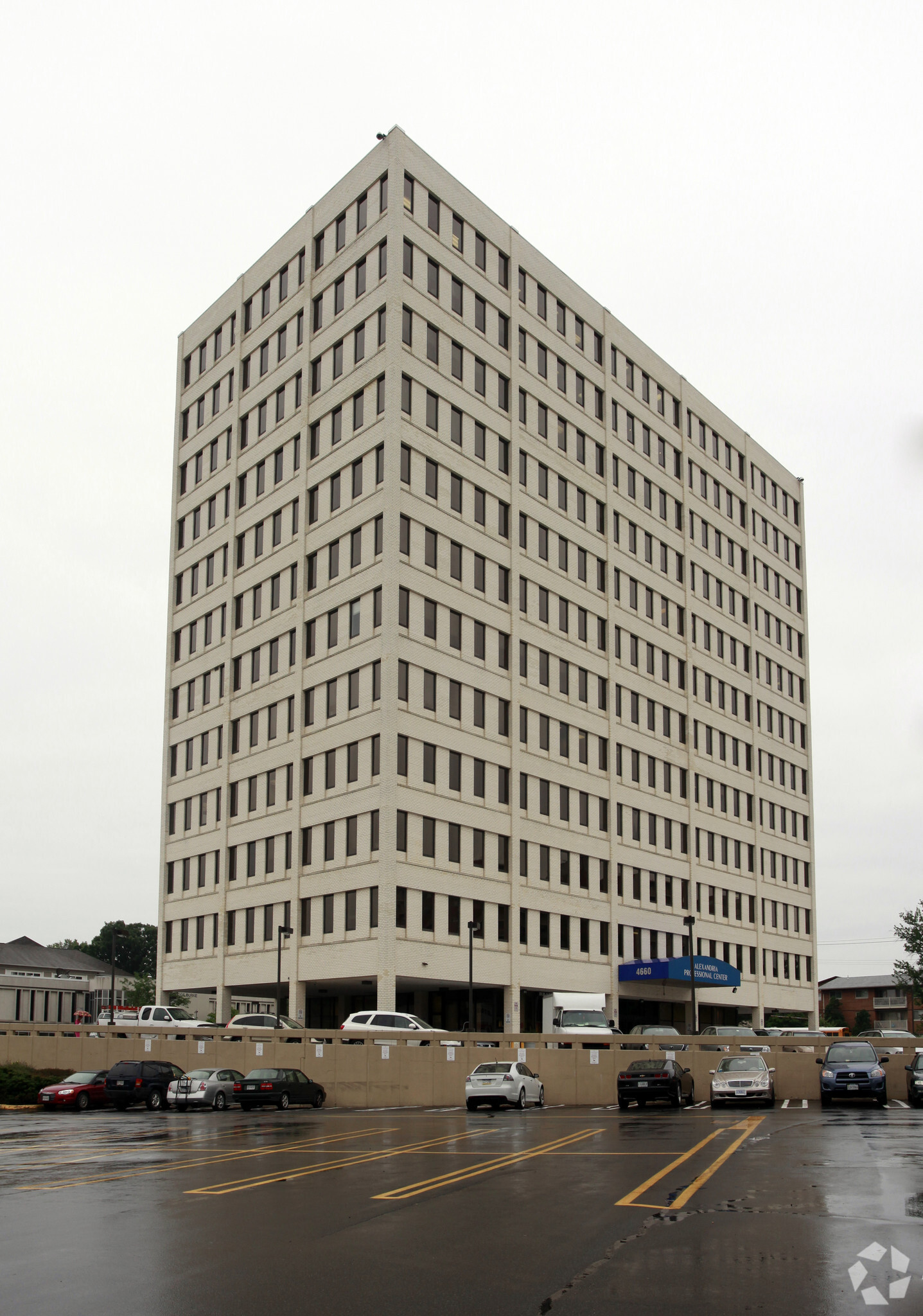 4660 Kenmore Ave, Alexandria, VA à louer Photo du bâtiment- Image 1 de 11