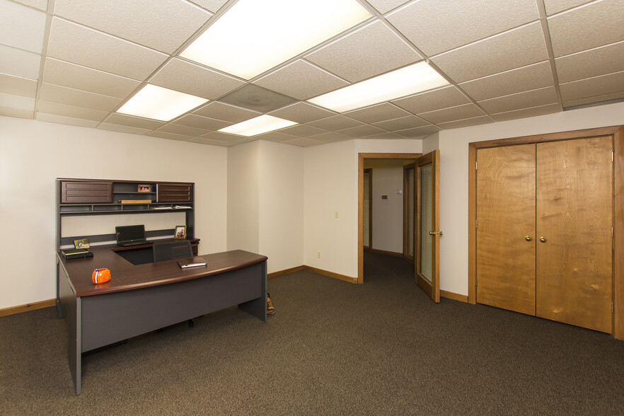 6784 Loop Rd, Dayton, OH for lease - Interior Photo - Image 2 of 16