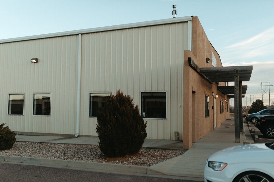 7049 Bandley Dr, Fountain, CO à louer - Photo du bâtiment - Image 3 de 7
